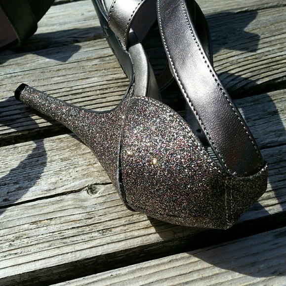 Fioni Night Silver Glitter Heels US 7.5 - Picture 5 of 6